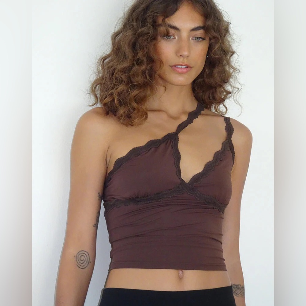 NWT Motel Rocks Carolina One Shoulder Top In Mocca